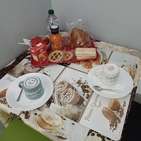Hotel Ded 1 Checkin A Richiesta 파르마 외부 사진