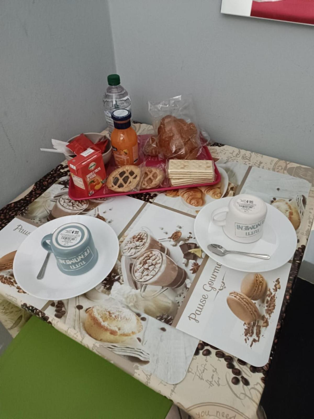 Hotel Ded 1 Checkin A Richiesta 파르마 외부 사진